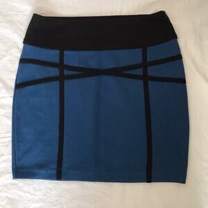 Basic house mini skirt‎ size small